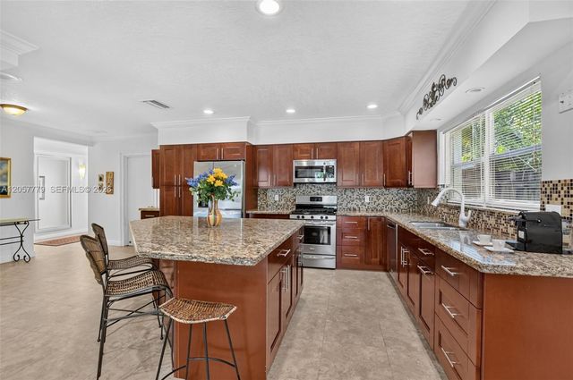 731 NW 4th Ct, Boca Raton, FL 33432