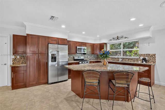 731 NW 4th Ct, Boca Raton, FL 33432
