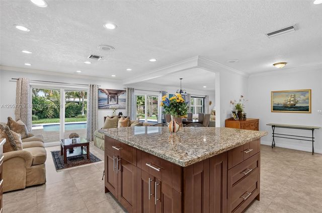 731 NW 4th Ct, Boca Raton, FL 33432