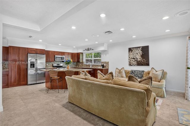 731 NW 4th Ct, Boca Raton, FL 33432