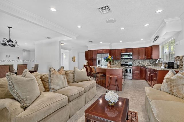 731 NW 4th Ct, Boca Raton, FL 33432