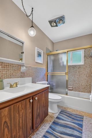 731 NW 4th Ct, Boca Raton, FL 33432