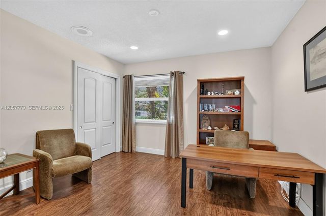 731 NW 4th Ct, Boca Raton, FL 33432
