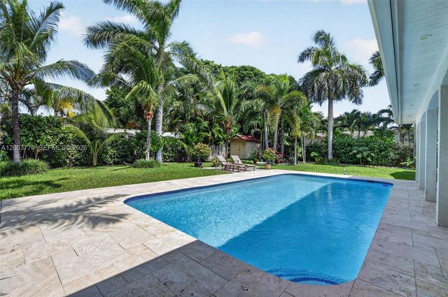 731 NW 4th Ct, Boca Raton, FL 33432