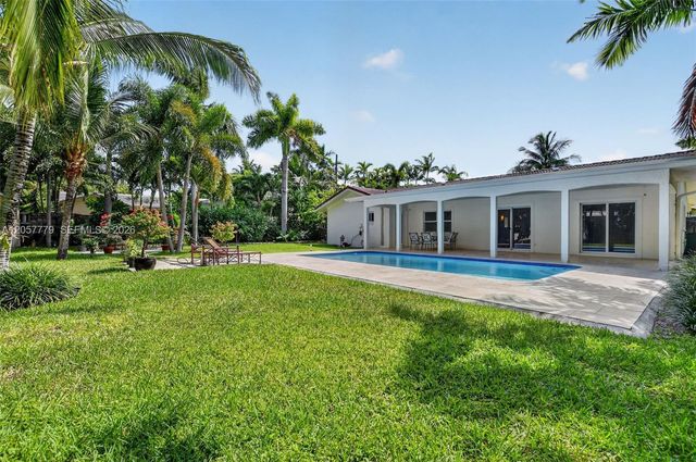731 NW 4th Ct, Boca Raton, FL 33432