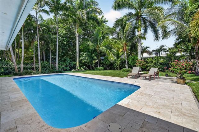 731 NW 4th Ct, Boca Raton, FL 33432