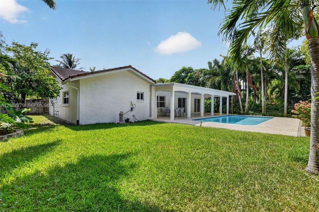 731 NW 4th Ct, Boca Raton, FL 33432