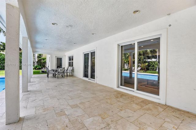 731 NW 4th Ct, Boca Raton, FL 33432
