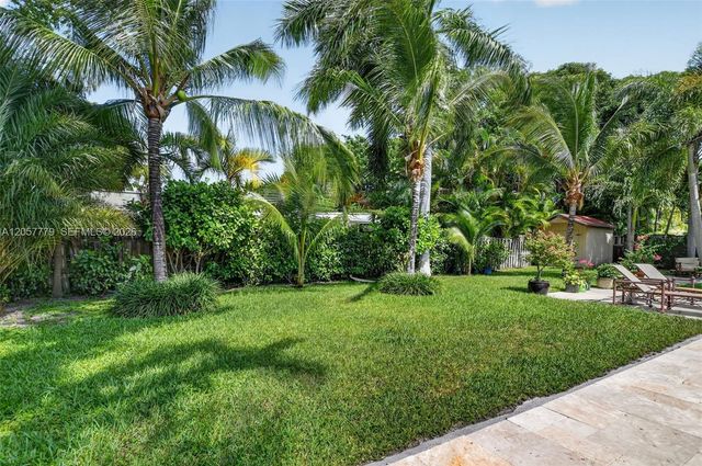 731 NW 4th Ct, Boca Raton, FL 33432