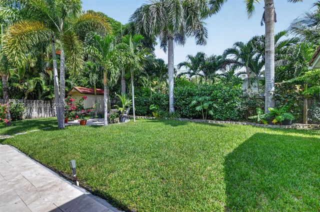 731 NW 4th Ct, Boca Raton, FL 33432