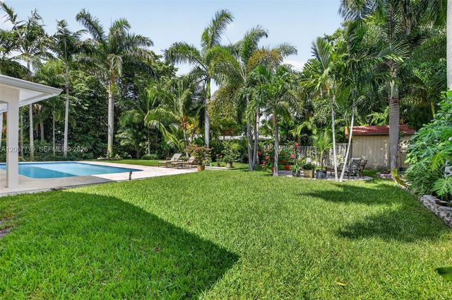 731 NW 4th Ct, Boca Raton, FL 33432