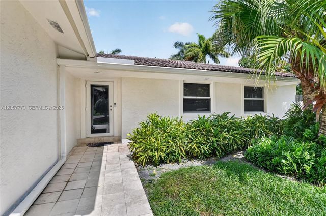 731 NW 4th Ct, Boca Raton, FL 33432