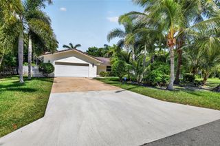 731 NW 4th Ct, Boca Raton, FL 33432