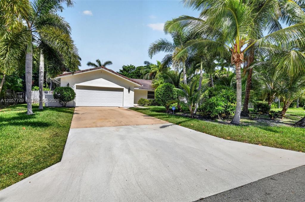 731 NW 4th Ct, Boca Raton, FL 33432