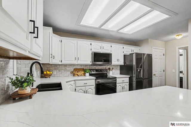 2333 N 144th Avenue, Omaha, NE 68116