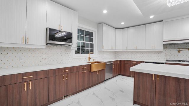 1630 Salem Road, Valley Stream, NY 11580