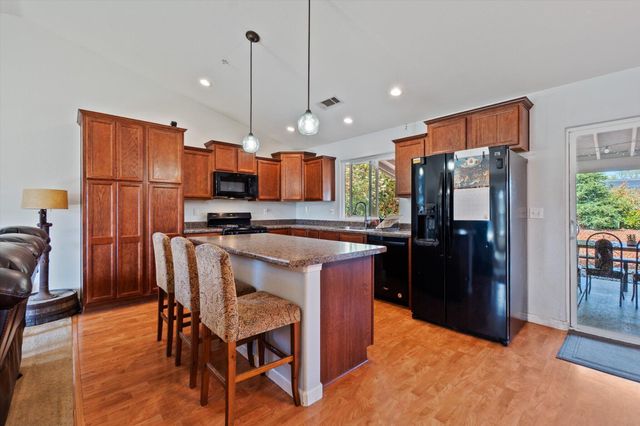 2229 Culpepper Lane, Anderson, CA 96007