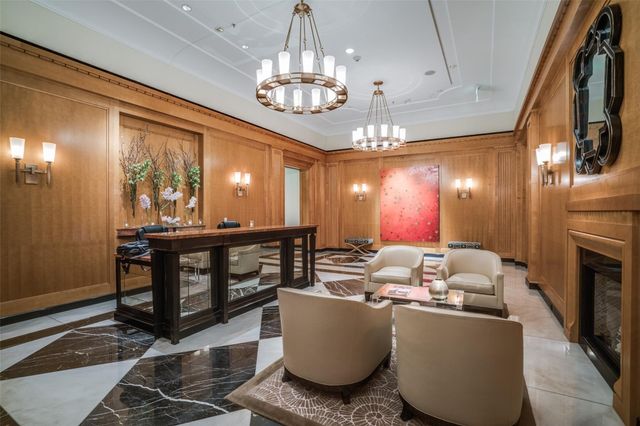 2555 N Pearl Street 1402, Dallas, TX 75201