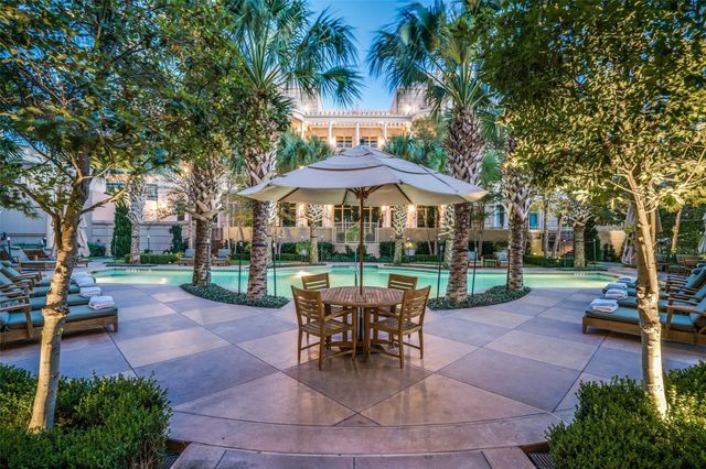 2555 N Pearl Street 1402, Dallas, TX 75201