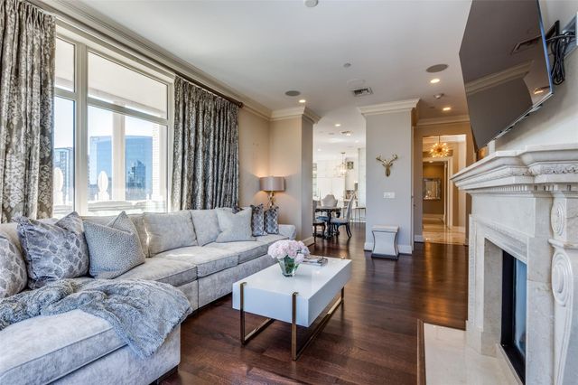 2555 N Pearl Street 1402, Dallas, TX 75201