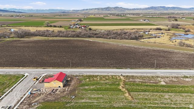 9270 N 5600 W, Elwood, UT 84337