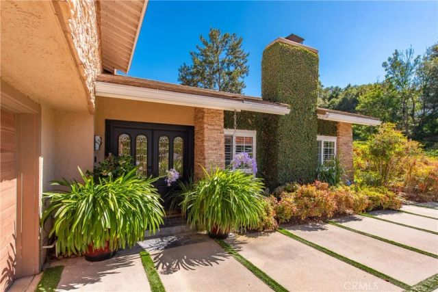 2024 Woodburn Avenue, Westlake Village, CA 91361