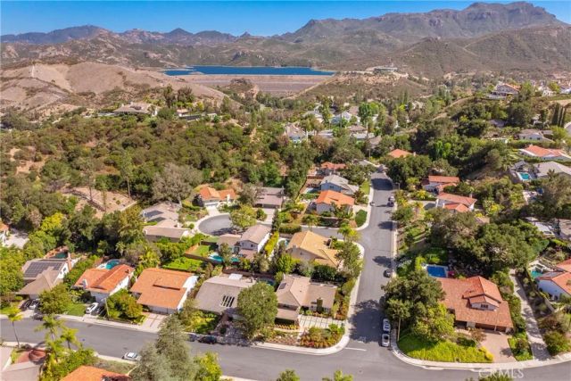 2024 Woodburn Avenue, Westlake Village, CA 91361
