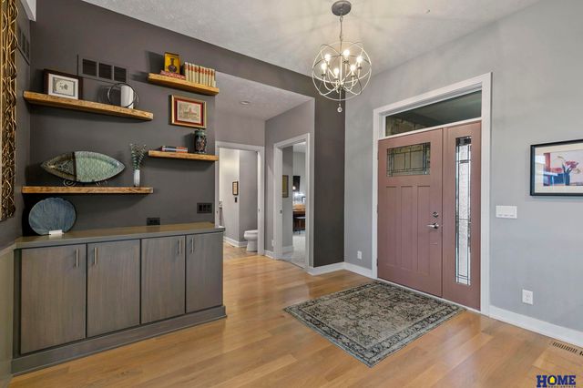 8900 Birdie Run, Lincoln, NE 68520