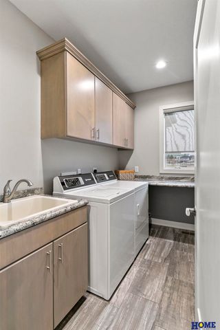 8900 Birdie Run, Lincoln, NE 68520