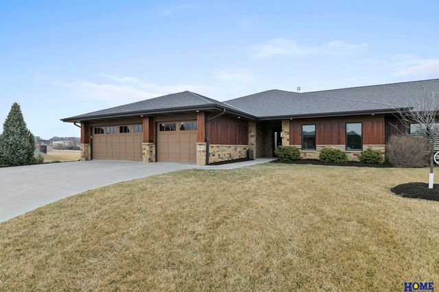 8900 Birdie Run, Lincoln, NE 68520