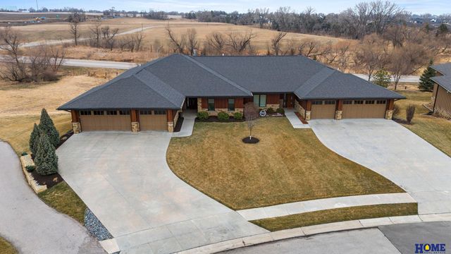 8900 Birdie Run, Lincoln, NE 68520