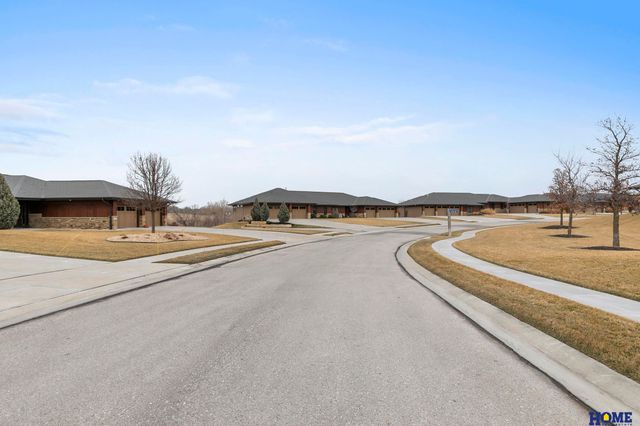 8900 Birdie Run, Lincoln, NE 68520