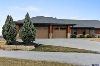 8900 Birdie Run, Lincoln, NE 68520