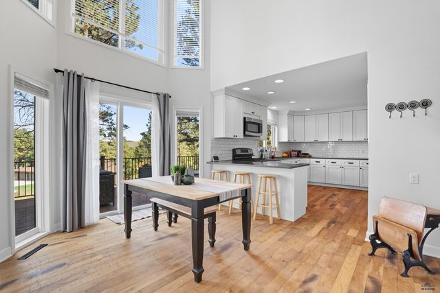 5635 SUNBURST DR, Rapid City, SD 57702