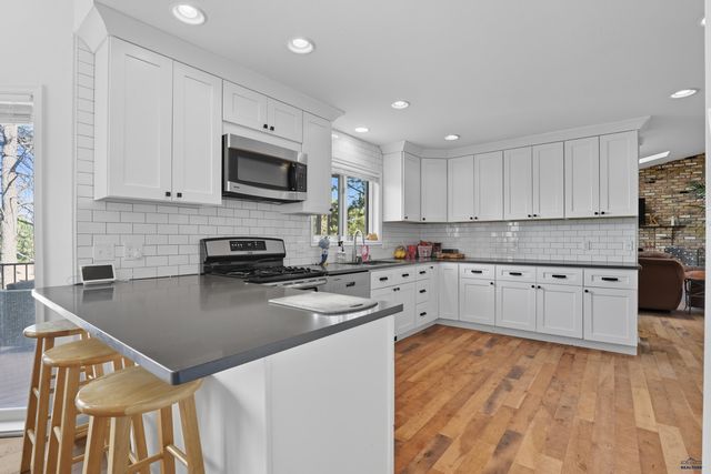 5635 SUNBURST DR, Rapid City, SD 57702