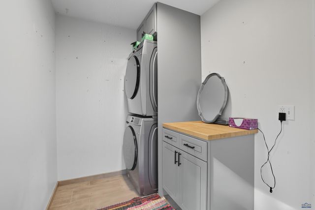 5635 SUNBURST DR, Rapid City, SD 57702