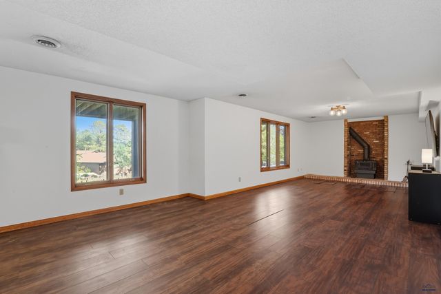 5635 SUNBURST DR, Rapid City, SD 57702