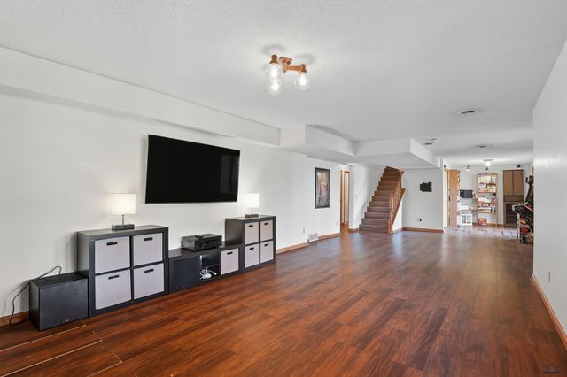 5635 SUNBURST DR, Rapid City, SD 57702