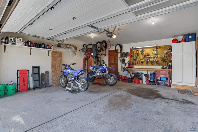 5635 SUNBURST DR, Rapid City, SD 57702