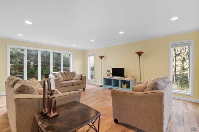 5635 SUNBURST DR, Rapid City, SD 57702