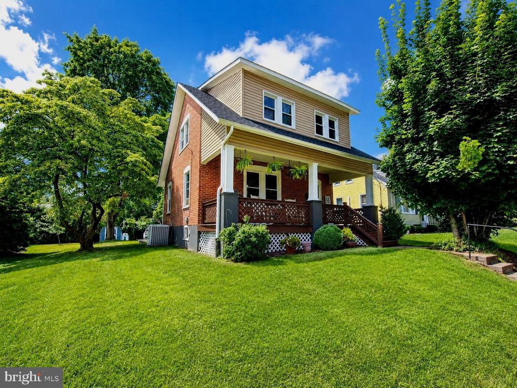 404 W CALLOWHILL ST, PERKASIE, PA 18944 — exterior