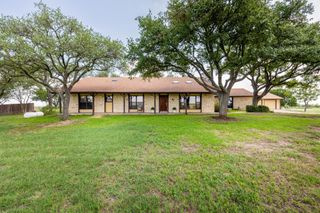 800 County Road 458 RD, Coupland, TX 78615