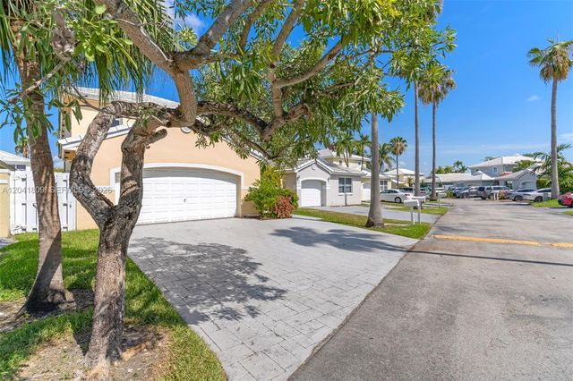 4766 SW 154th Avenue, Miami, FL 33185