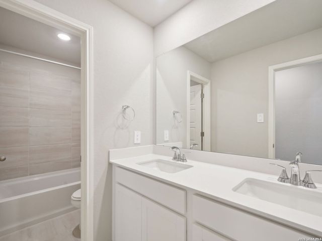 6511 Queen Carol, San Antonio, TX 78239