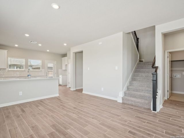 6511 Queen Carol, San Antonio, TX 78239