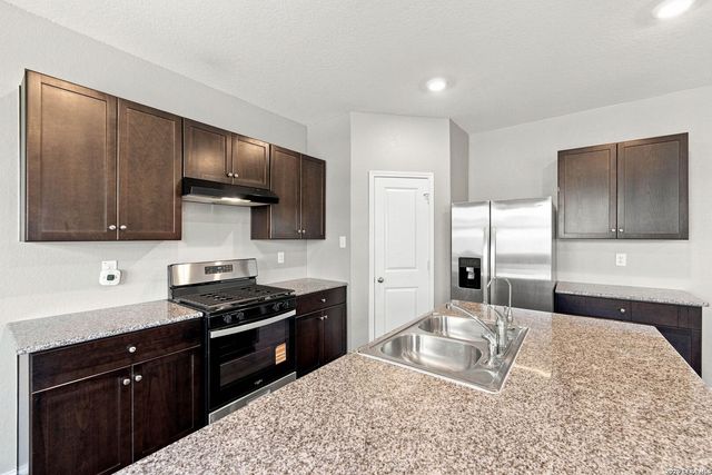 3319 Angus Xing, San Antonio, TX 78245