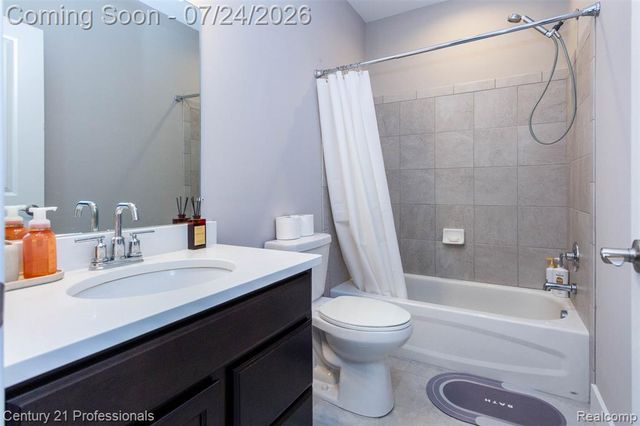 17242 Garden Ridge Lane, Northville, MI 48168