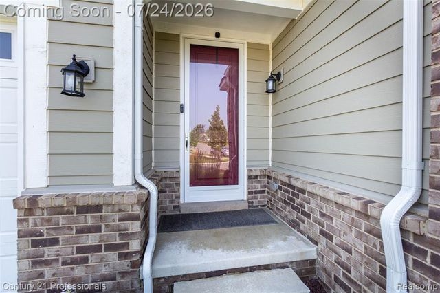 17242 Garden Ridge Lane, Northville, MI 48168