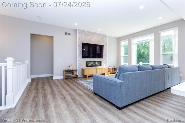 17242 Garden Ridge Lane, Northville, MI 48168