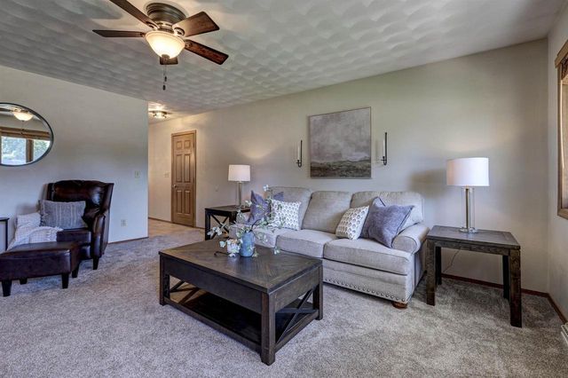 2909 S SUMMERSET DRIVE, Appleton, WI 54915